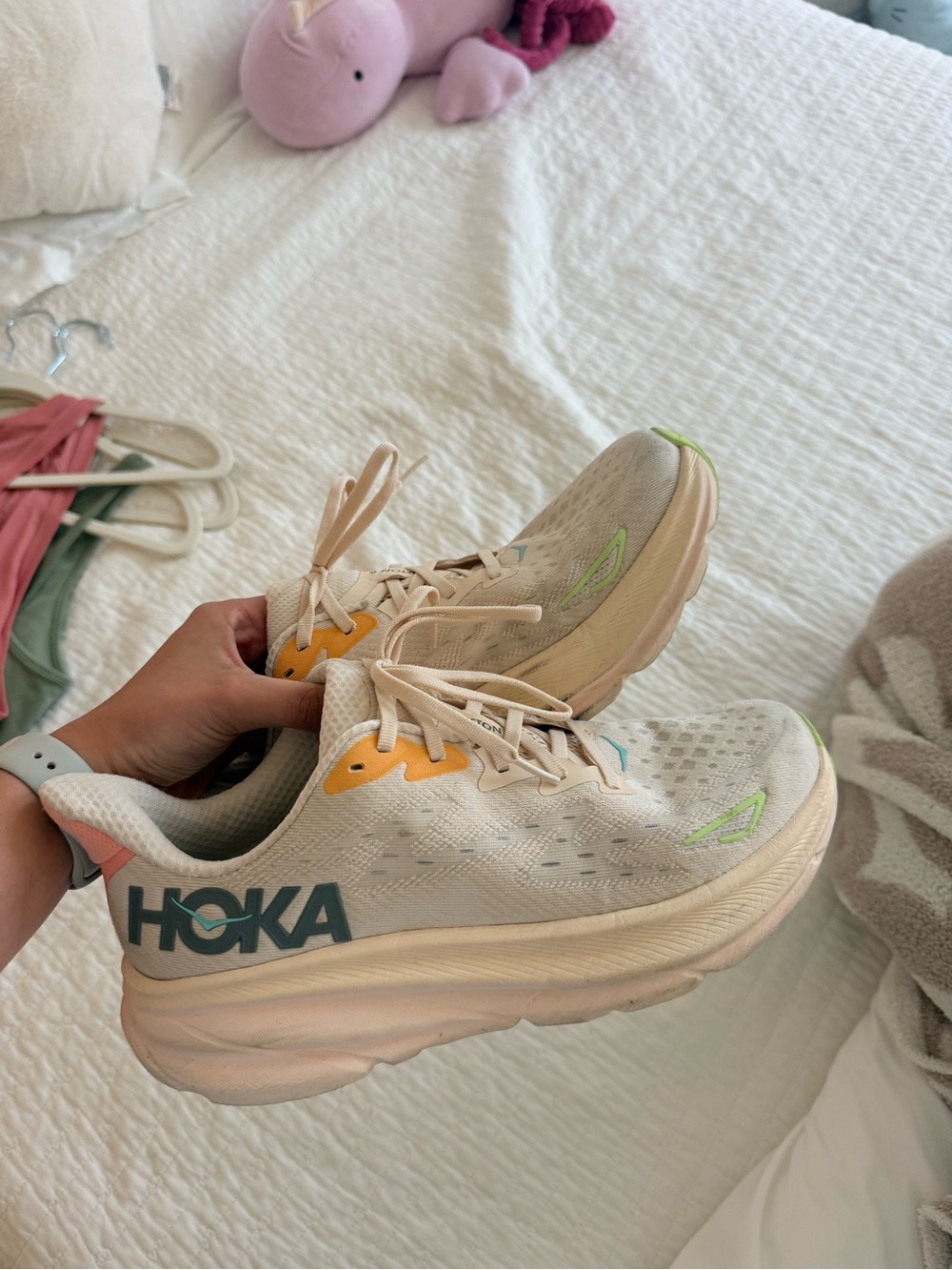 HOKA Clifton 9 Women's Vanilla Astral Running Shoes